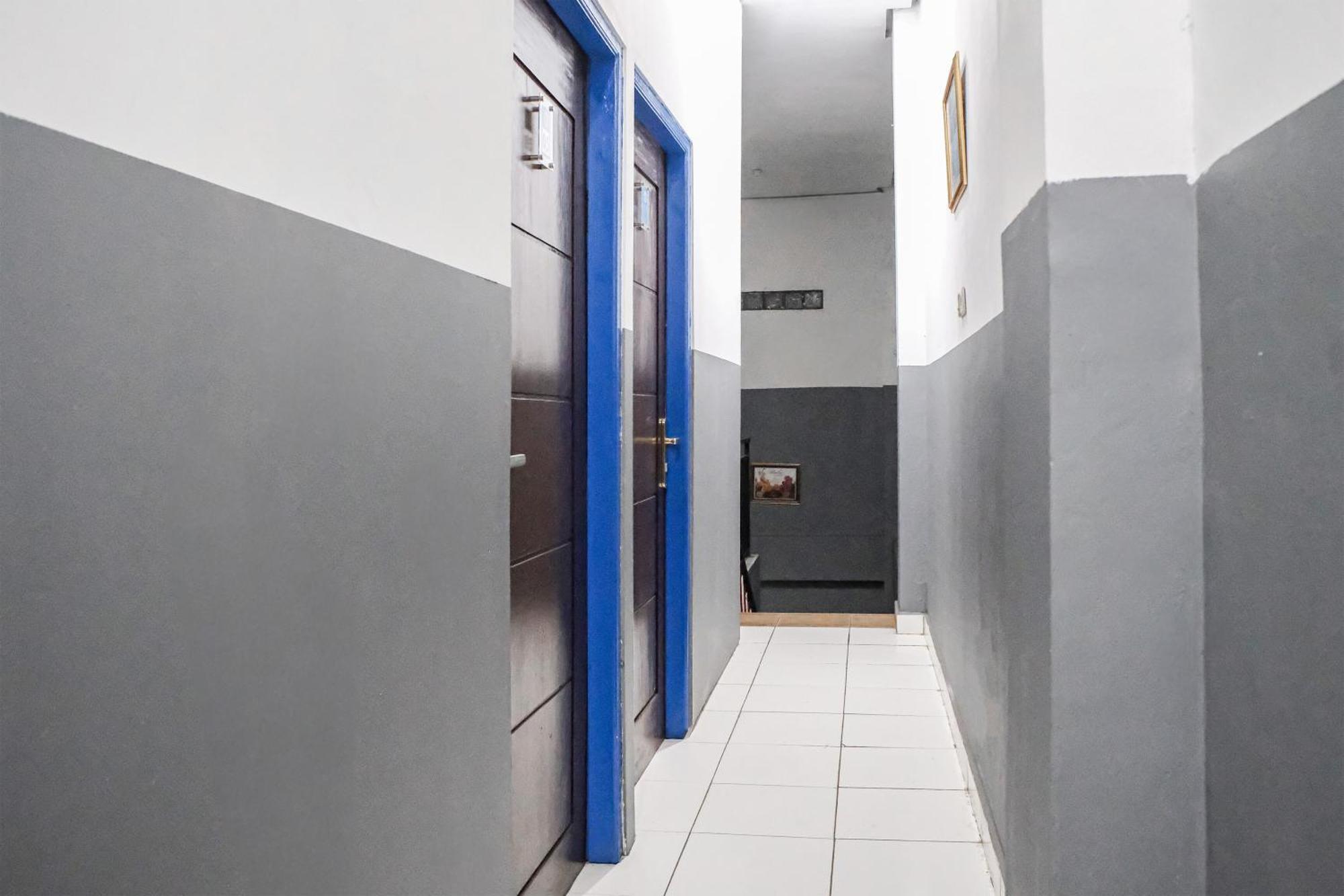 Oyo 93117 Penginapan Tiga Dara Jayapura Exterior photo