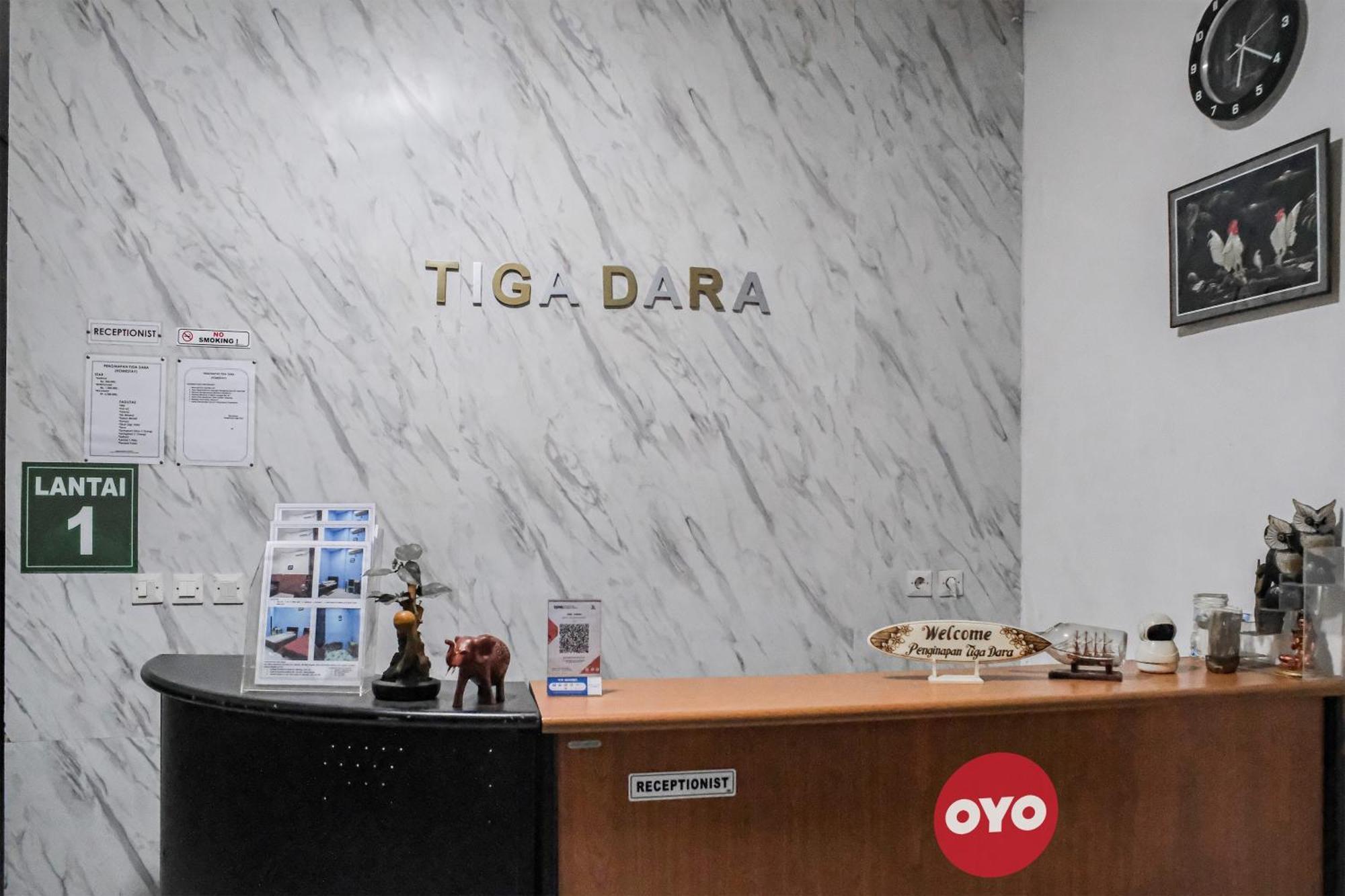 Oyo 93117 Penginapan Tiga Dara Jayapura Exterior photo