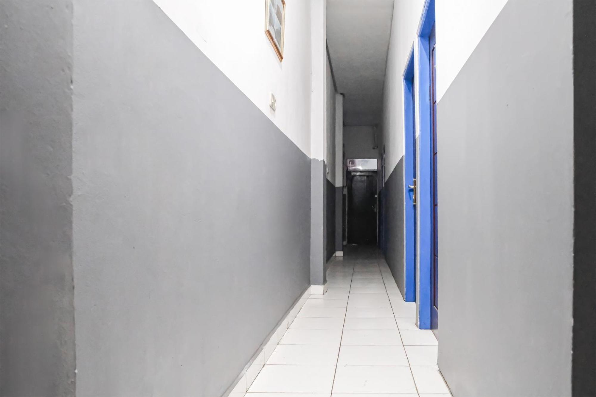 Oyo 93117 Penginapan Tiga Dara Jayapura Exterior photo